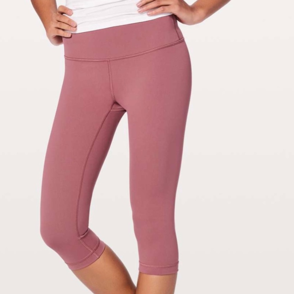 Lululemon Wunder Under Hi-Rise 1/2
Tight *Full-On Luxtreme 17" Size 6